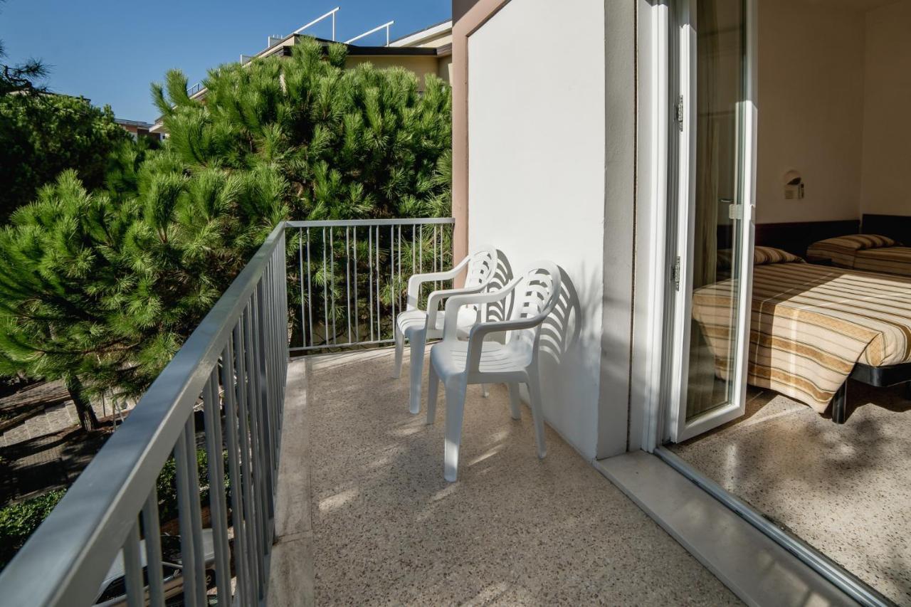 Hotel Sayonara Milano Marittima Extérieur photo