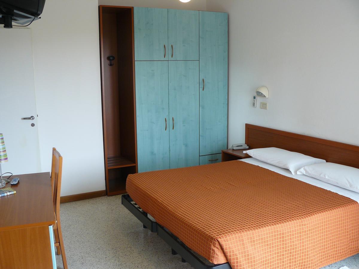 Hotel Sayonara Milano Marittima Extérieur photo