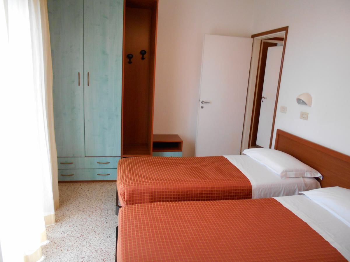 Hotel Sayonara Milano Marittima Extérieur photo