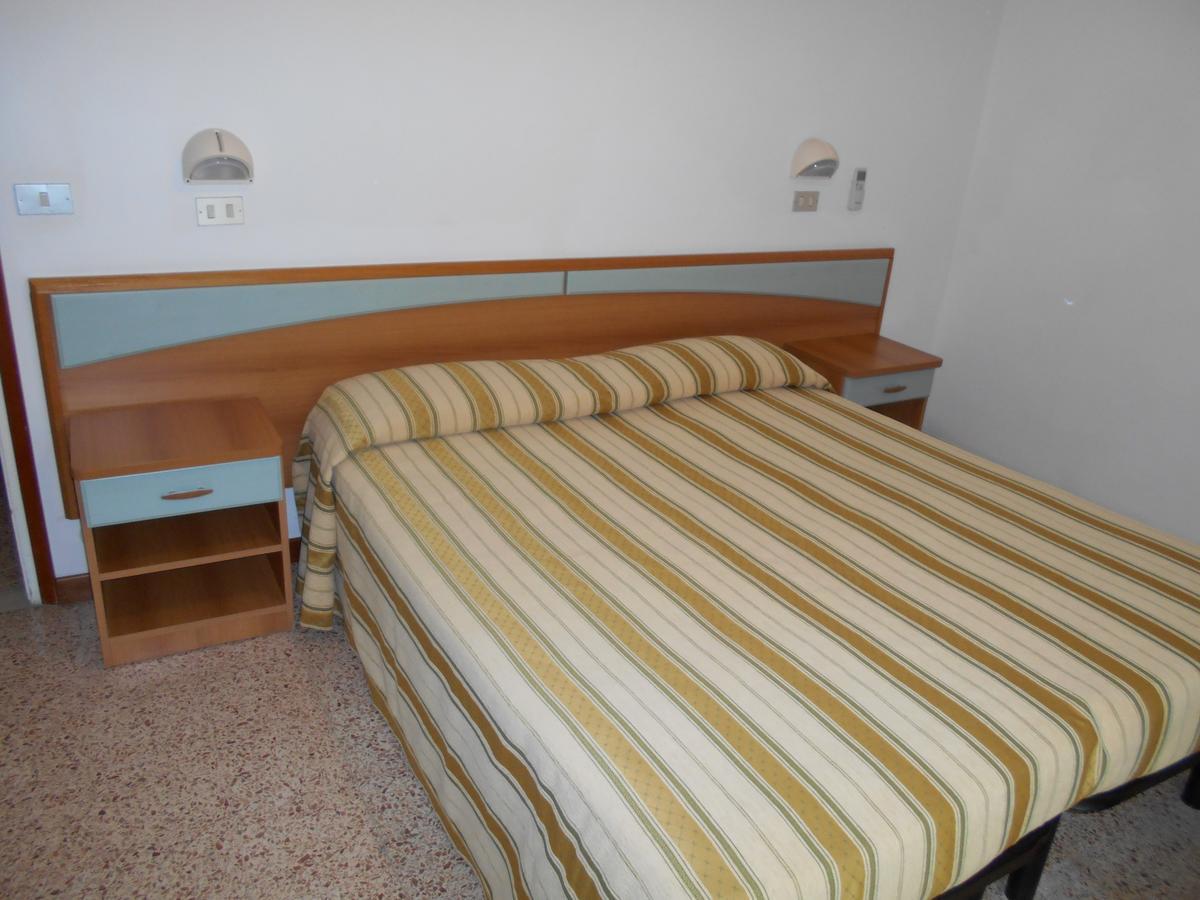 Hotel Sayonara Milano Marittima Extérieur photo