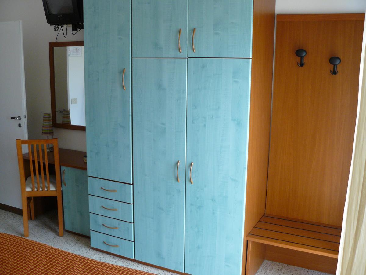 Hotel Sayonara Milano Marittima Extérieur photo