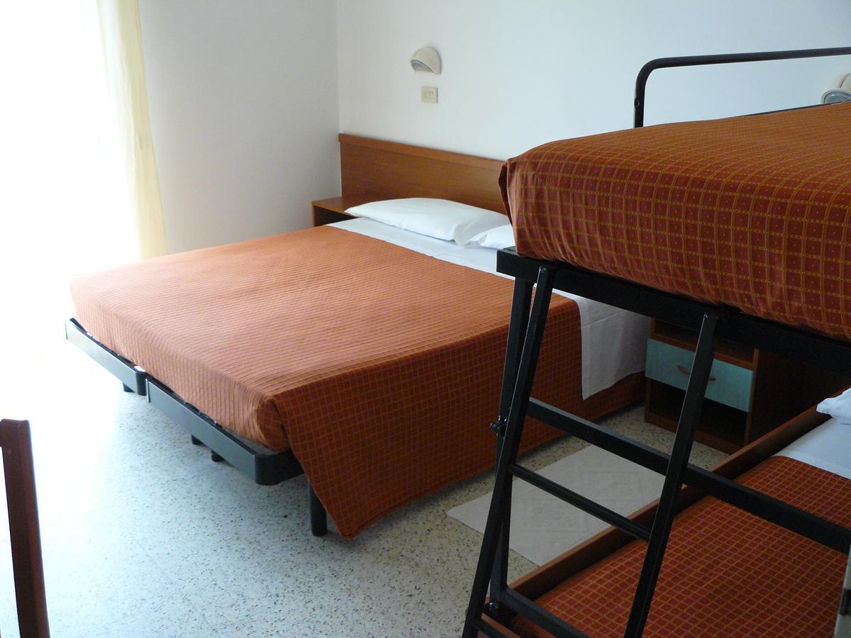Hotel Sayonara Milano Marittima Extérieur photo