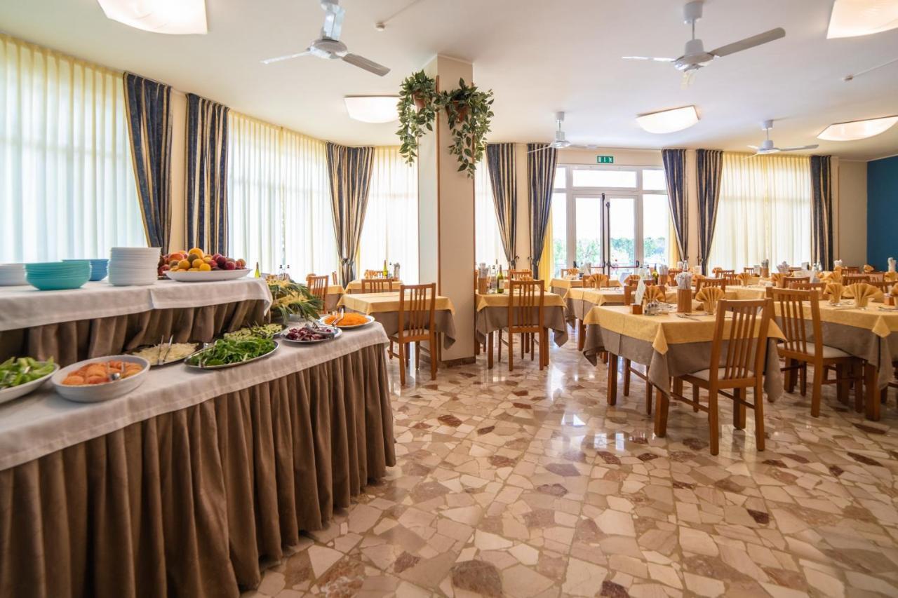 Hotel Sayonara Milano Marittima Extérieur photo