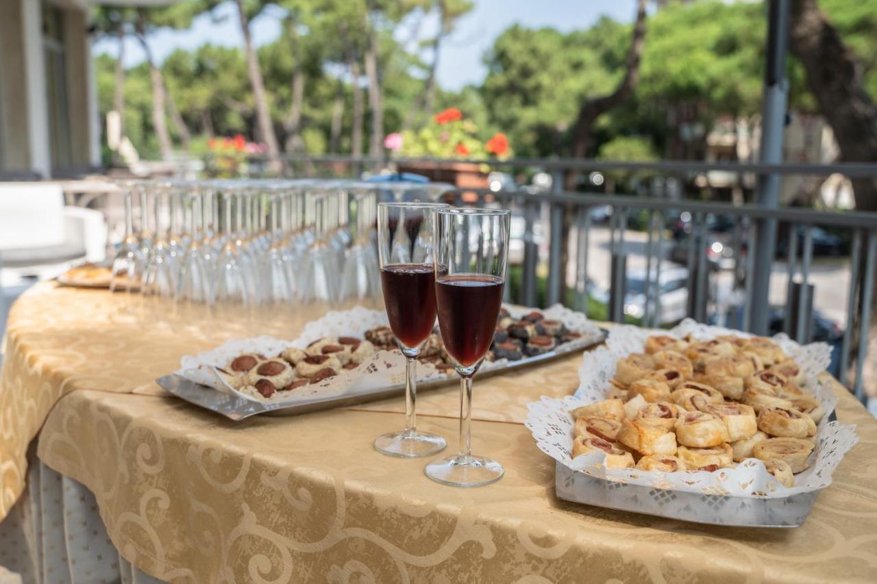 Hotel Sayonara Milano Marittima Extérieur photo