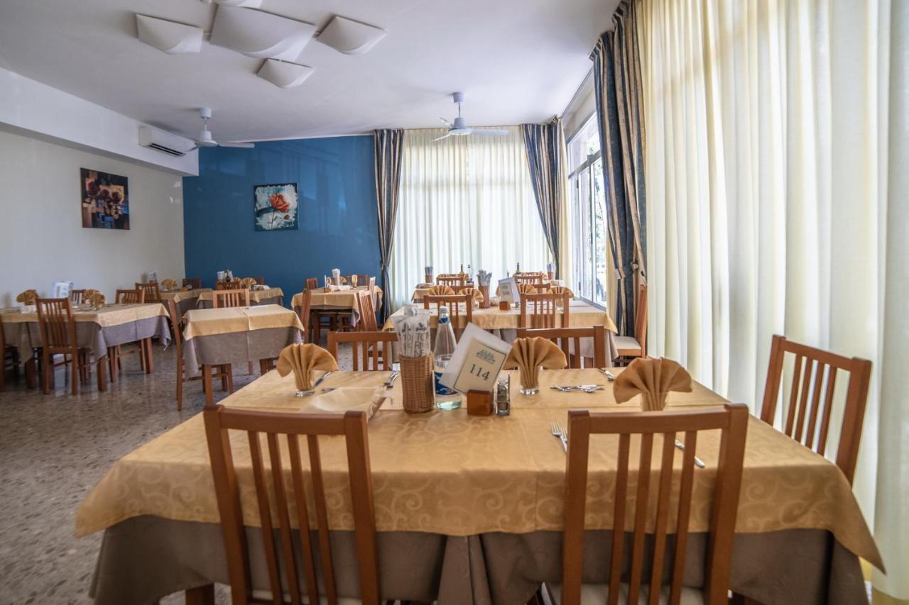 Hotel Sayonara Milano Marittima Extérieur photo