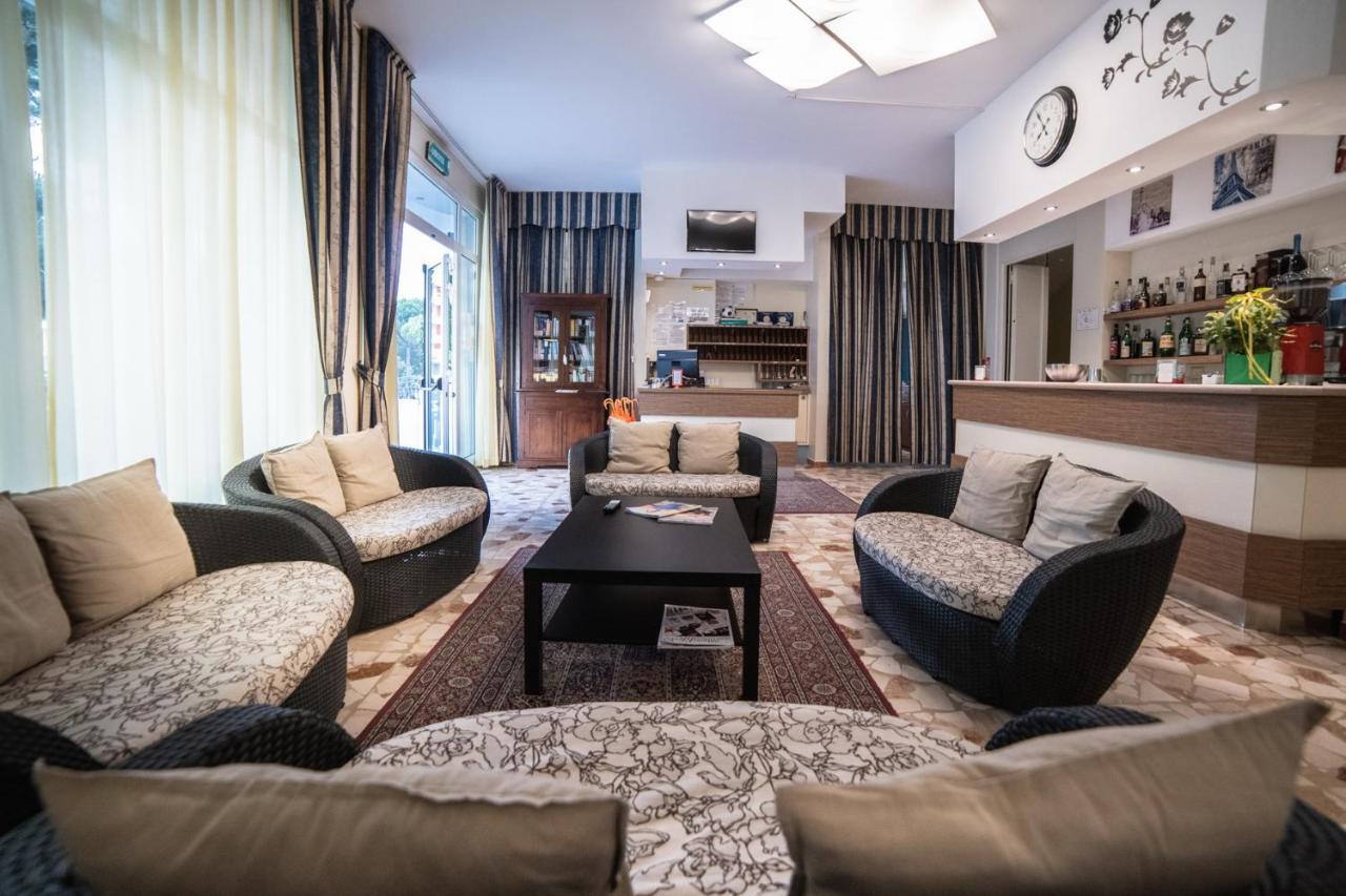 Hotel Sayonara Milano Marittima Extérieur photo