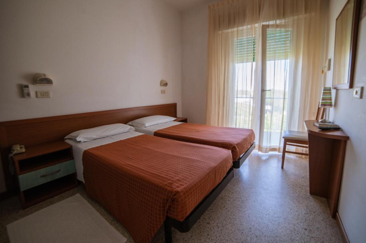 Hotel Sayonara Milano Marittima Extérieur photo