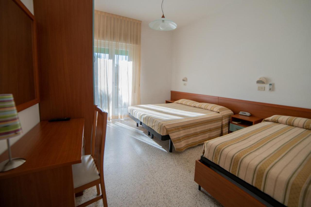 Hotel Sayonara Milano Marittima Extérieur photo