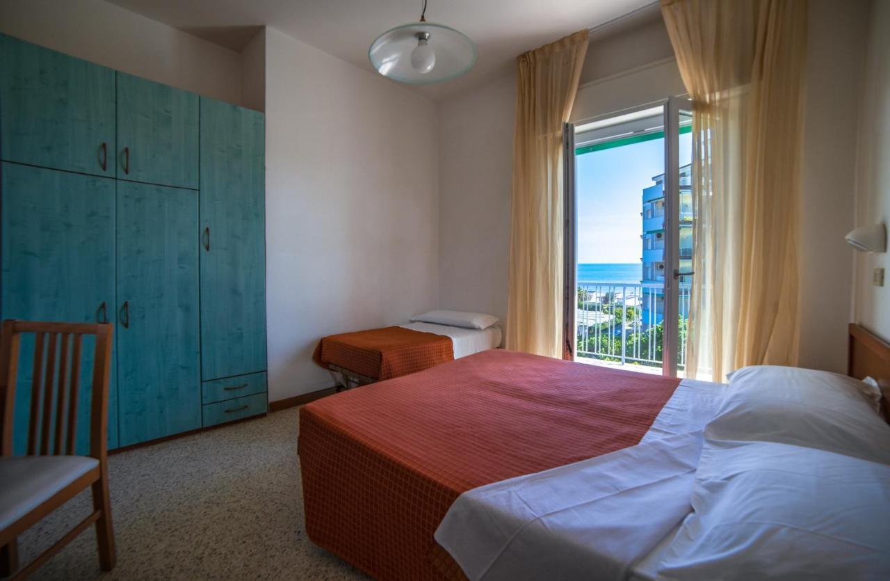 Hotel Sayonara Milano Marittima Extérieur photo