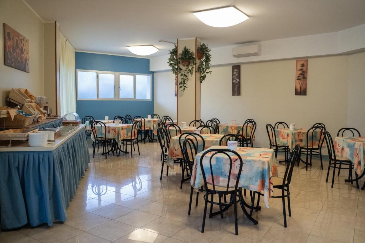 Hotel Sayonara Milano Marittima Extérieur photo