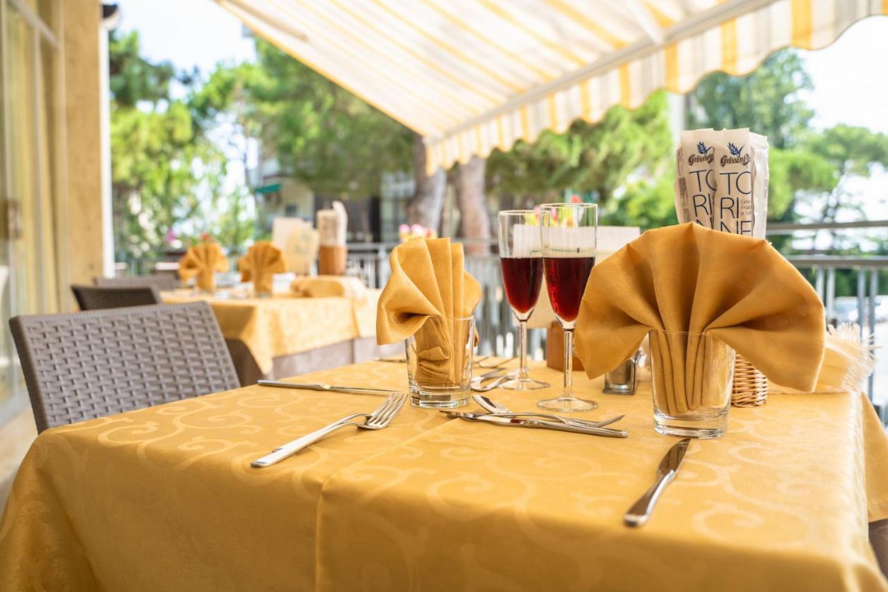 Hotel Sayonara Milano Marittima Extérieur photo