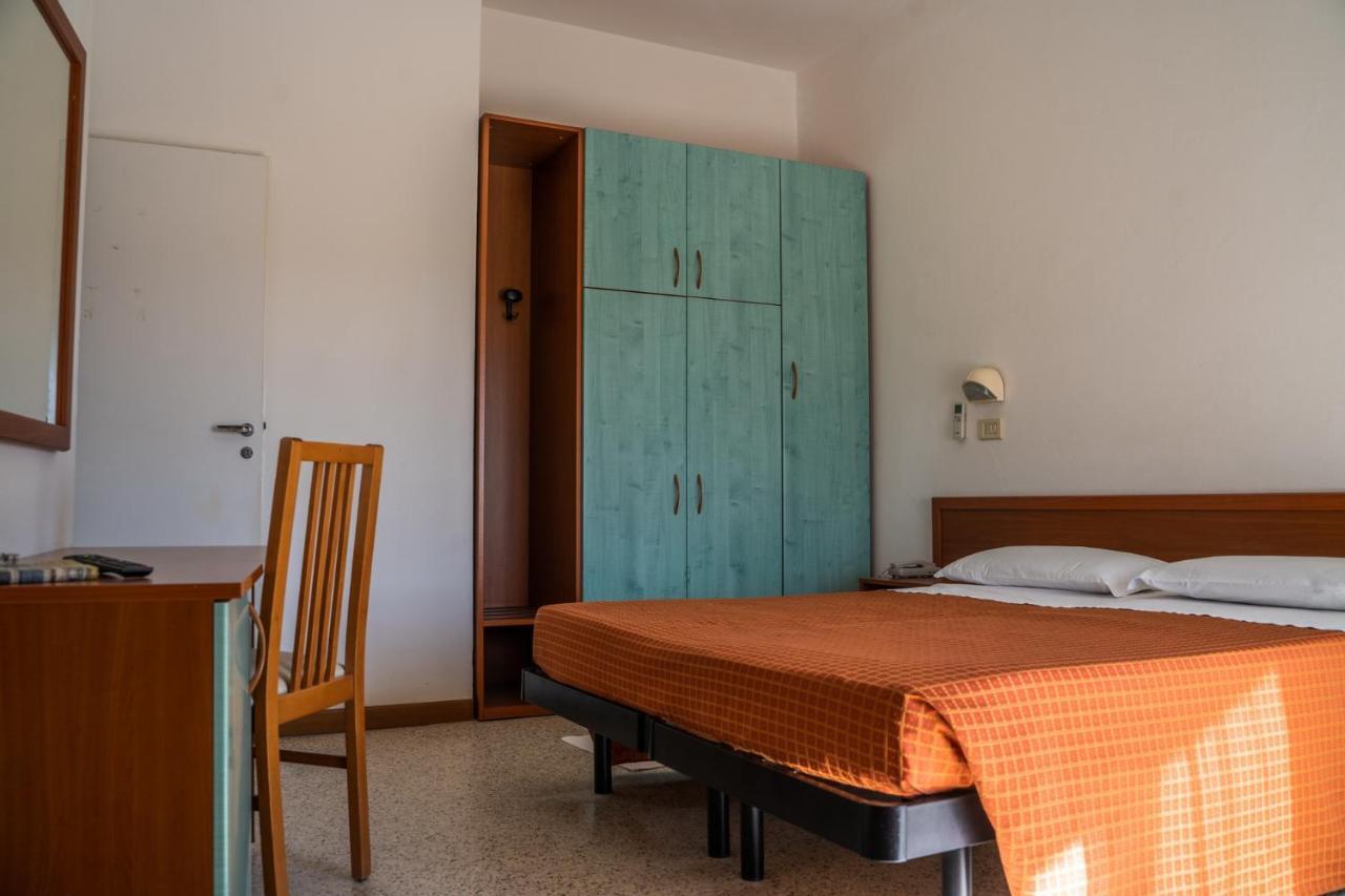 Hotel Sayonara Milano Marittima Extérieur photo