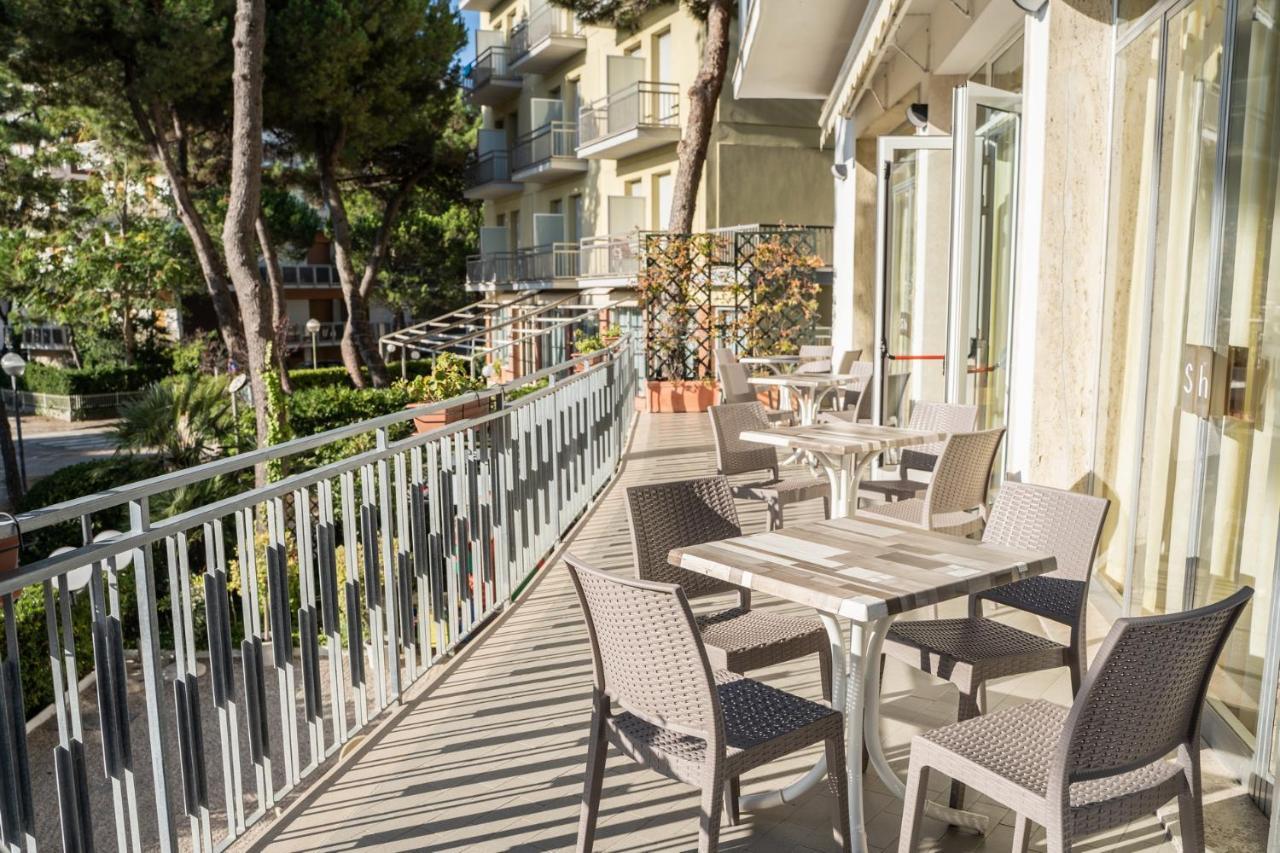 Hotel Sayonara Milano Marittima Extérieur photo