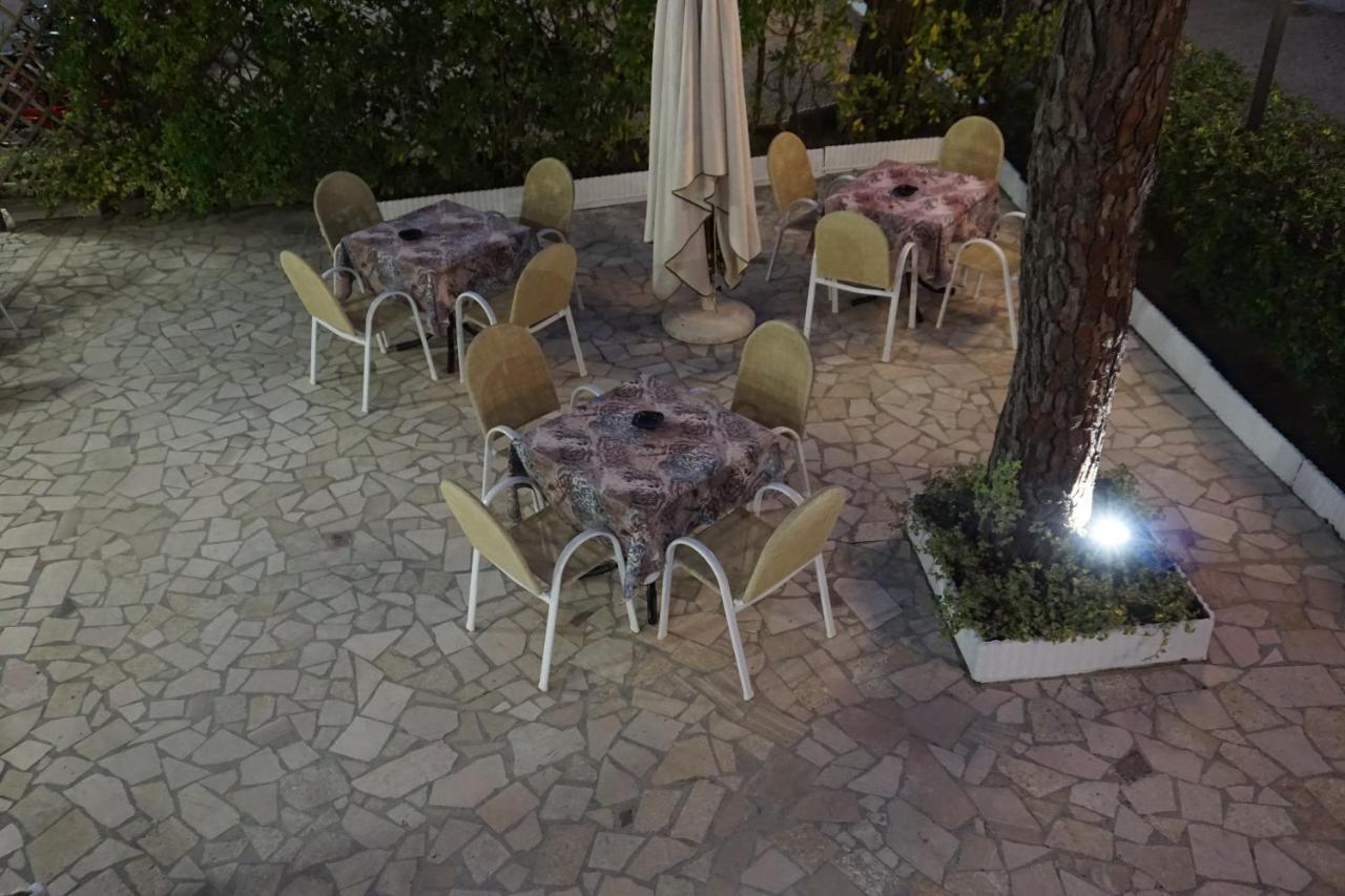 Hotel Sayonara Milano Marittima Extérieur photo